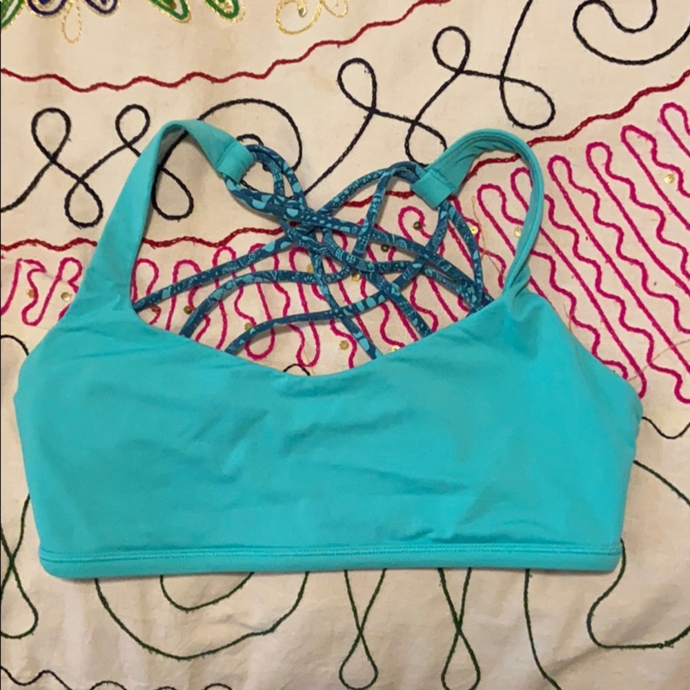 Lululemon Free to Be Bra